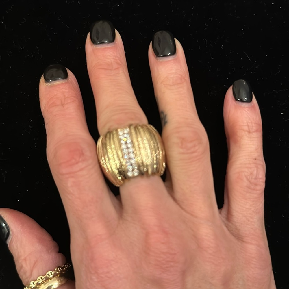 Gold with crystals stretch ring